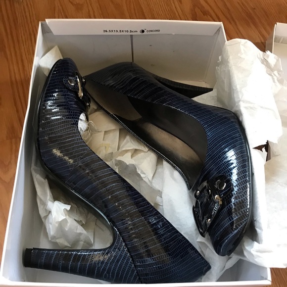 иιиє ωєѕт иανу вℓυє ѕиαкєѕкιи ℓєαfнєя нєєℓѕ 9.5 - Picture 6 of 6